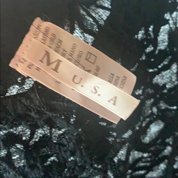 Lace mini skirts - Picture 3 of 6